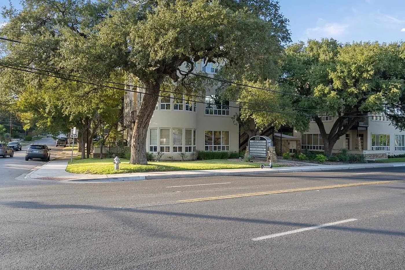 1310 S 1st St #310 Austin condo for lease among the oak trees