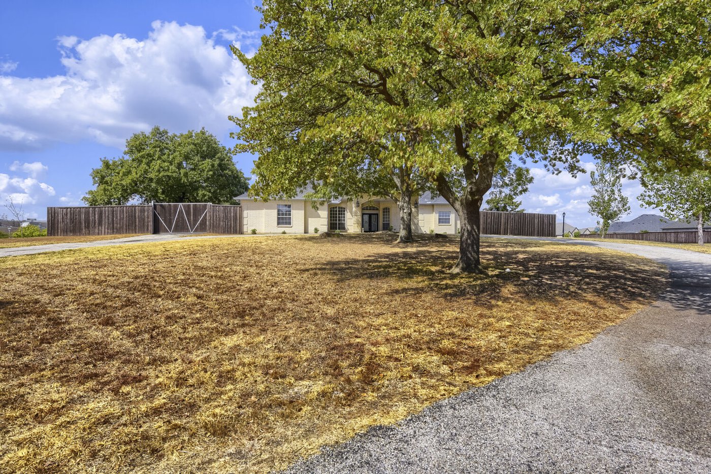 201 N Garza Rd, Shady Shores TX updated home on 1.5 acres for sale