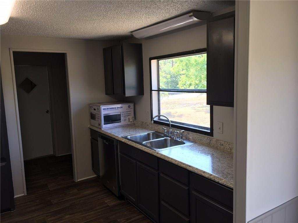 Kitchen 4 at 365 Darrell Rd, Roanoke