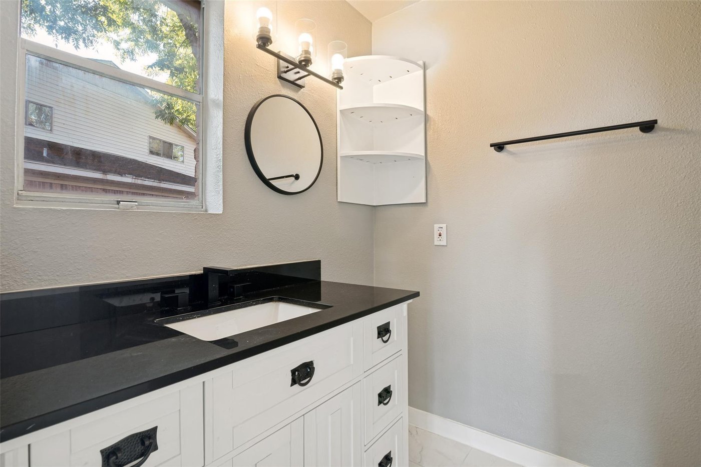 Bathroom 2 at 4401 Ivy Dr, Mesquite