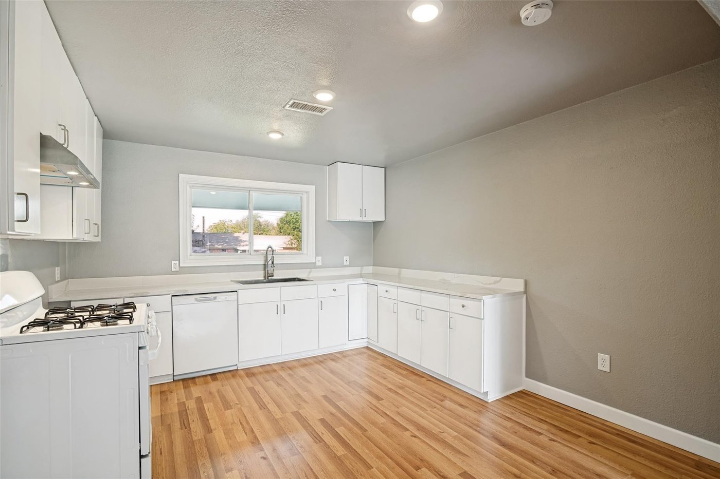 Kitchen 2 at 4401 Ivy Dr, Mesquite