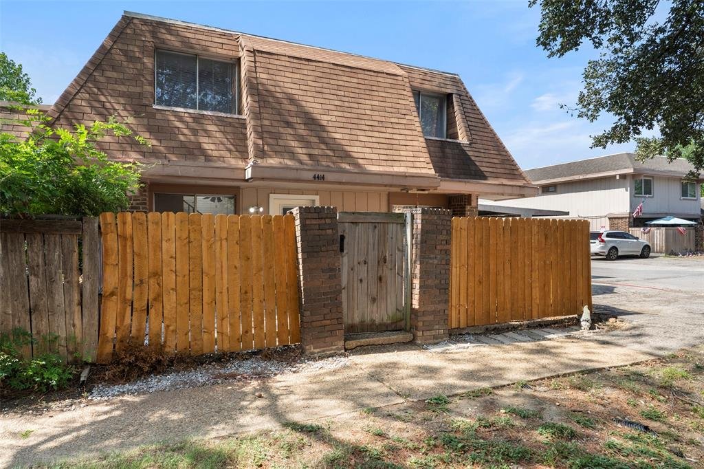 Exterior front 2 at 4414 Westminster Dr, Irving