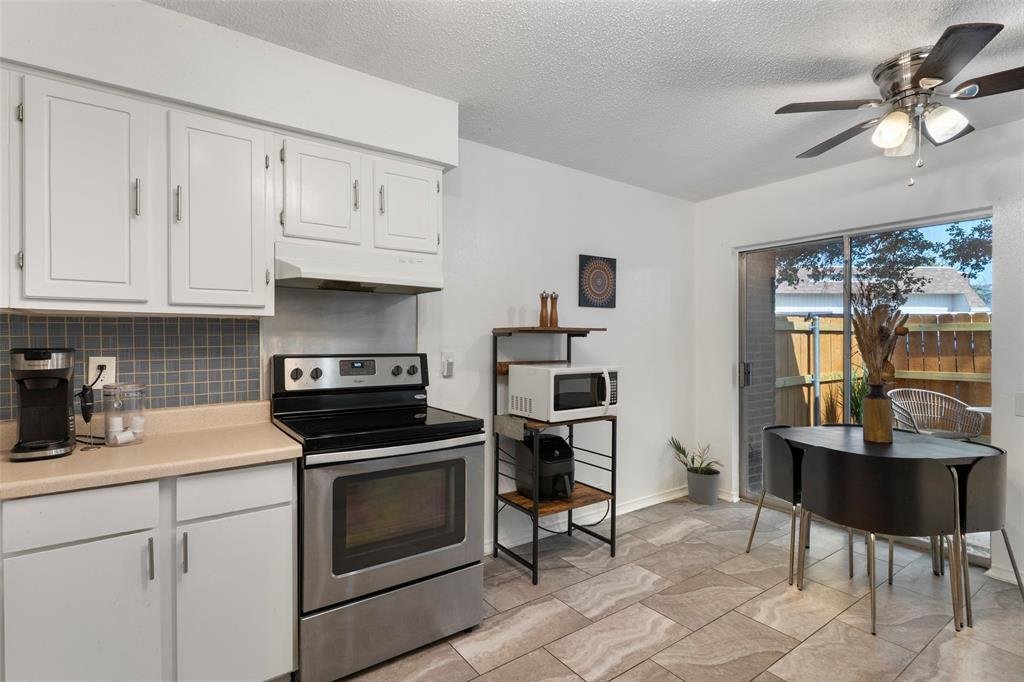 Kitchen 4 at 4414 Westminster Dr, Irving