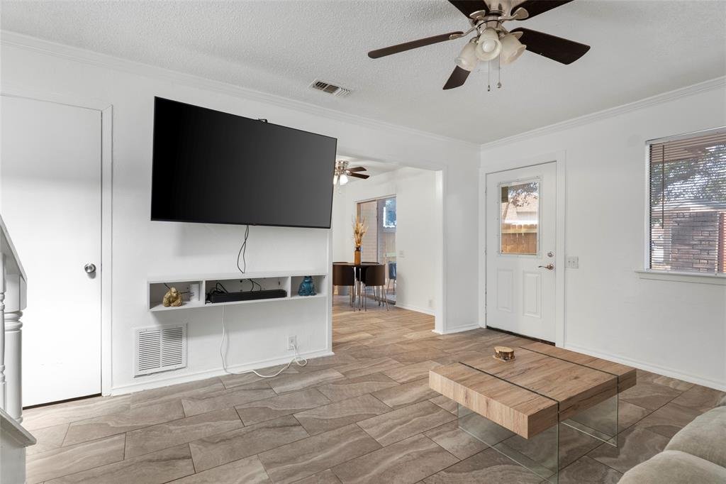 Living room 5 at 4414 Westminster Dr, Irving