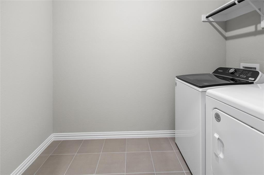 Laundry room at 614 Martell Rd, Lowry Crossing