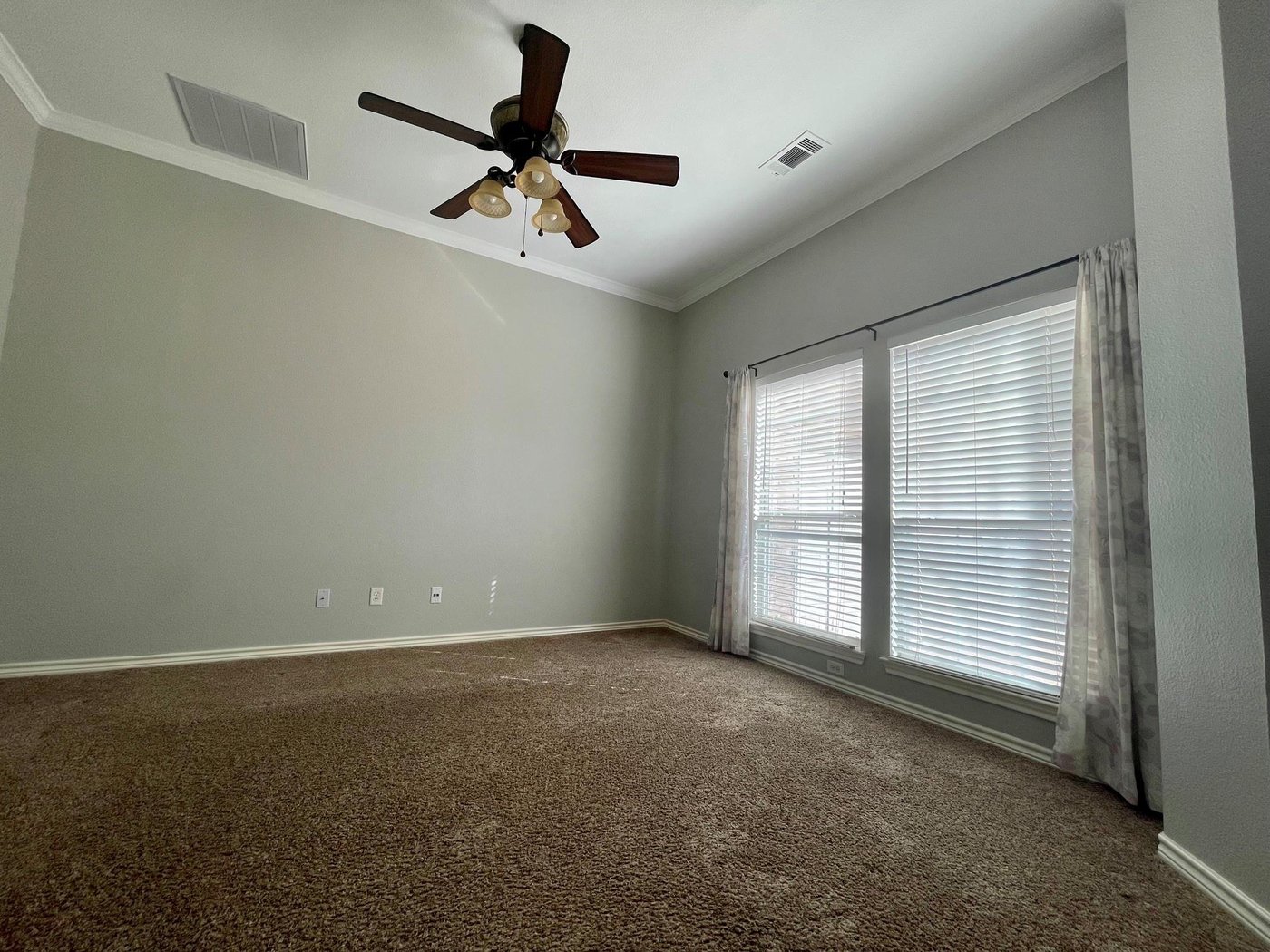 Second living area at 6505 Josephine Dr, Arlington